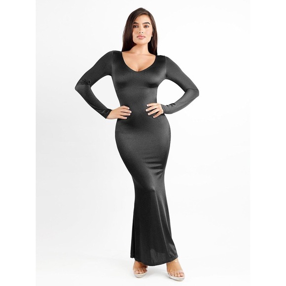 Popilush Dresses & Skirts - Long Sleeve Black Maxi Dress with Scoop Neck